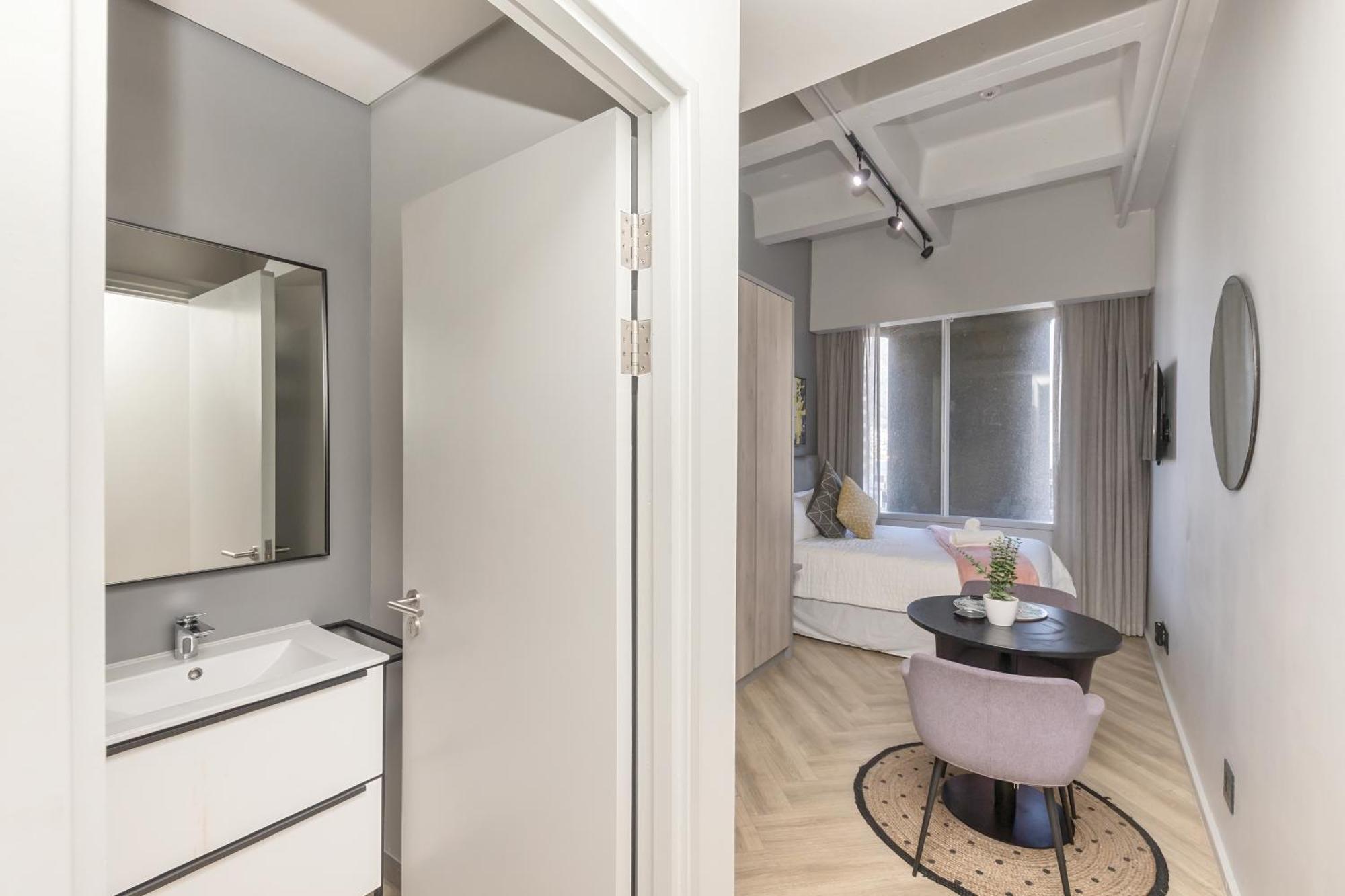 One Thibault Studio Hotel And Apartments Le Cap Extérieur photo